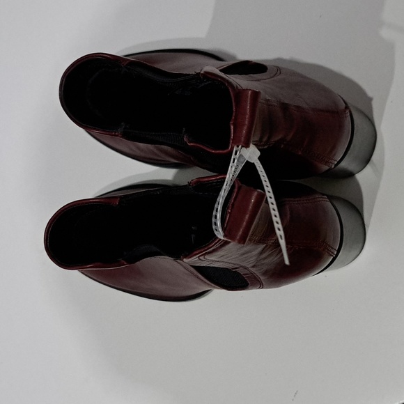 ECCO SHAPE SCULPTED MOTION 55 RED | WOMENS BOOTS - Picture 4 of 11